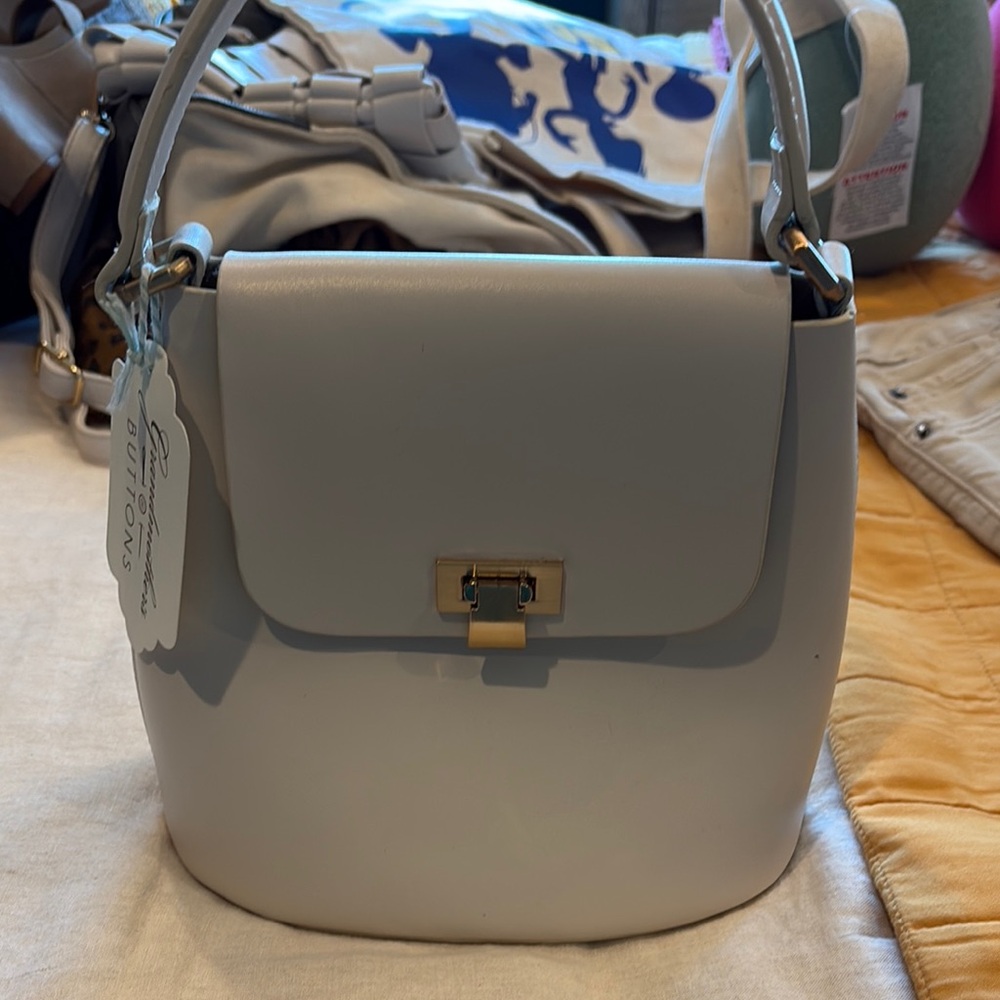Elegant White Handbag